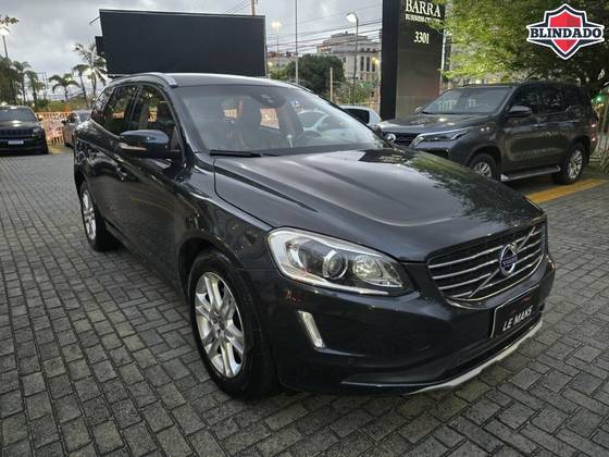 VOLVO XC60 2.0 T5 MOMENTUM GASOLINA 4P AUTOMÁTICO VOLVO XC60 2.0 T5 MOMENTUM GASOLINA 4P AUTOMÁTICO